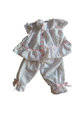 EUC 18" doll 2-piece outfit Top has velcro closing